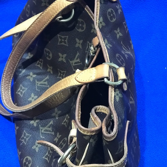 Louis Vuitton - Picture 6 of 6